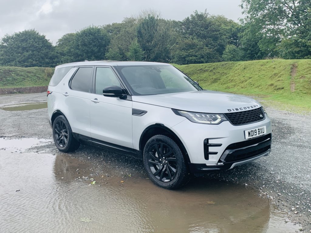 Land Rover Discovery on Dartmoor