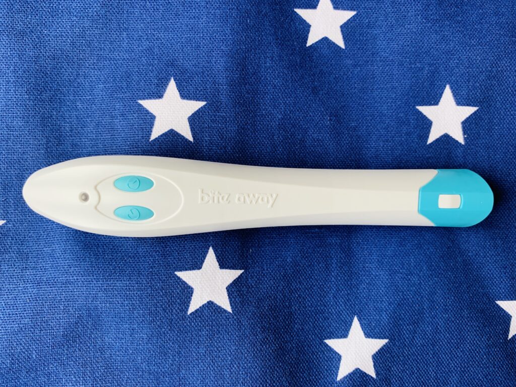 Biteaway medical device wand which reduces the swelling and itching from an insect bite or sting