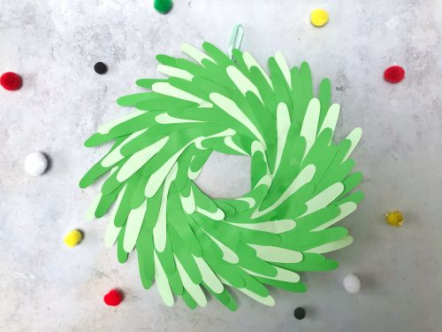 Handprint wreath as a Christmas craft 